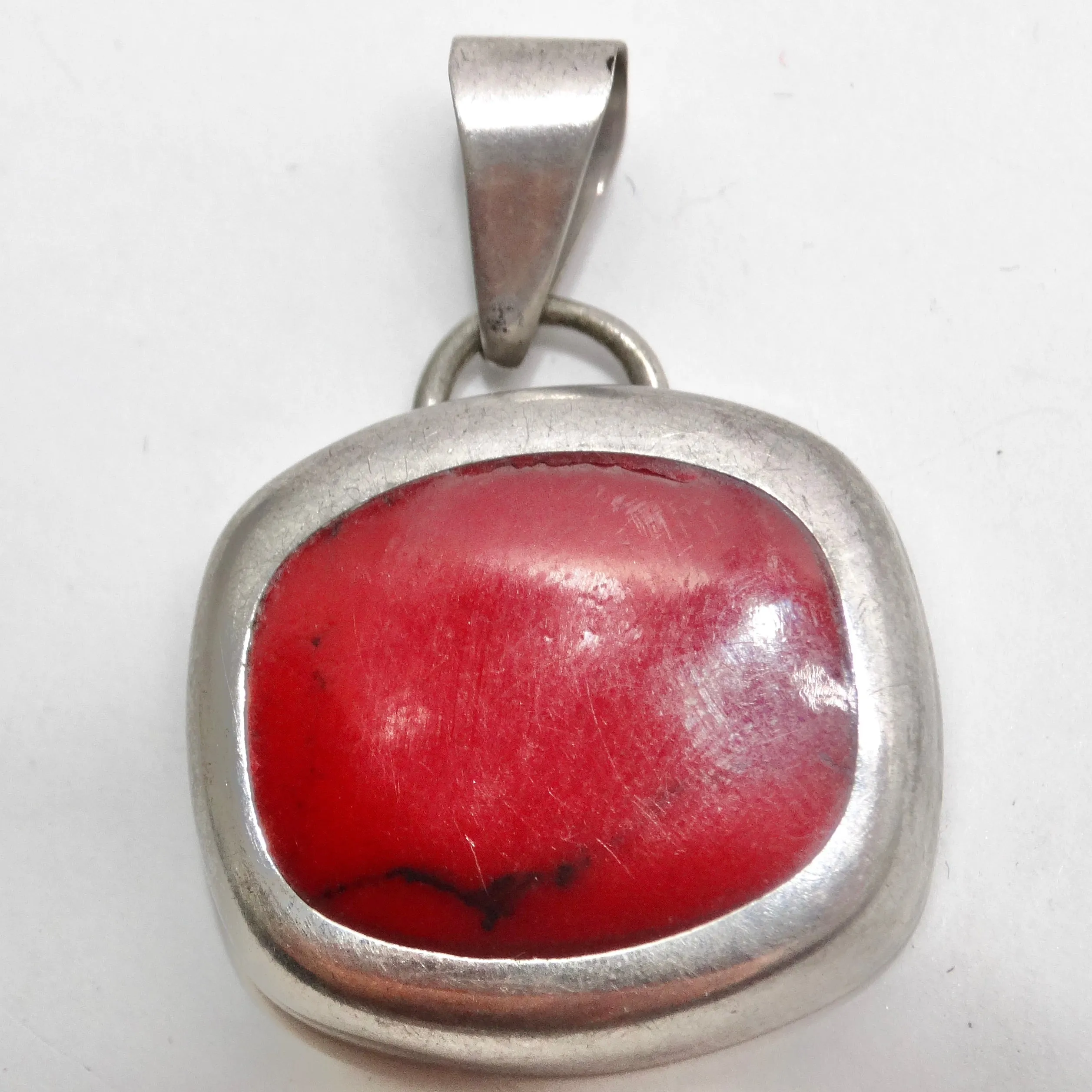 1970s Silver Native American Strong Red Carnelian Stone Pendent