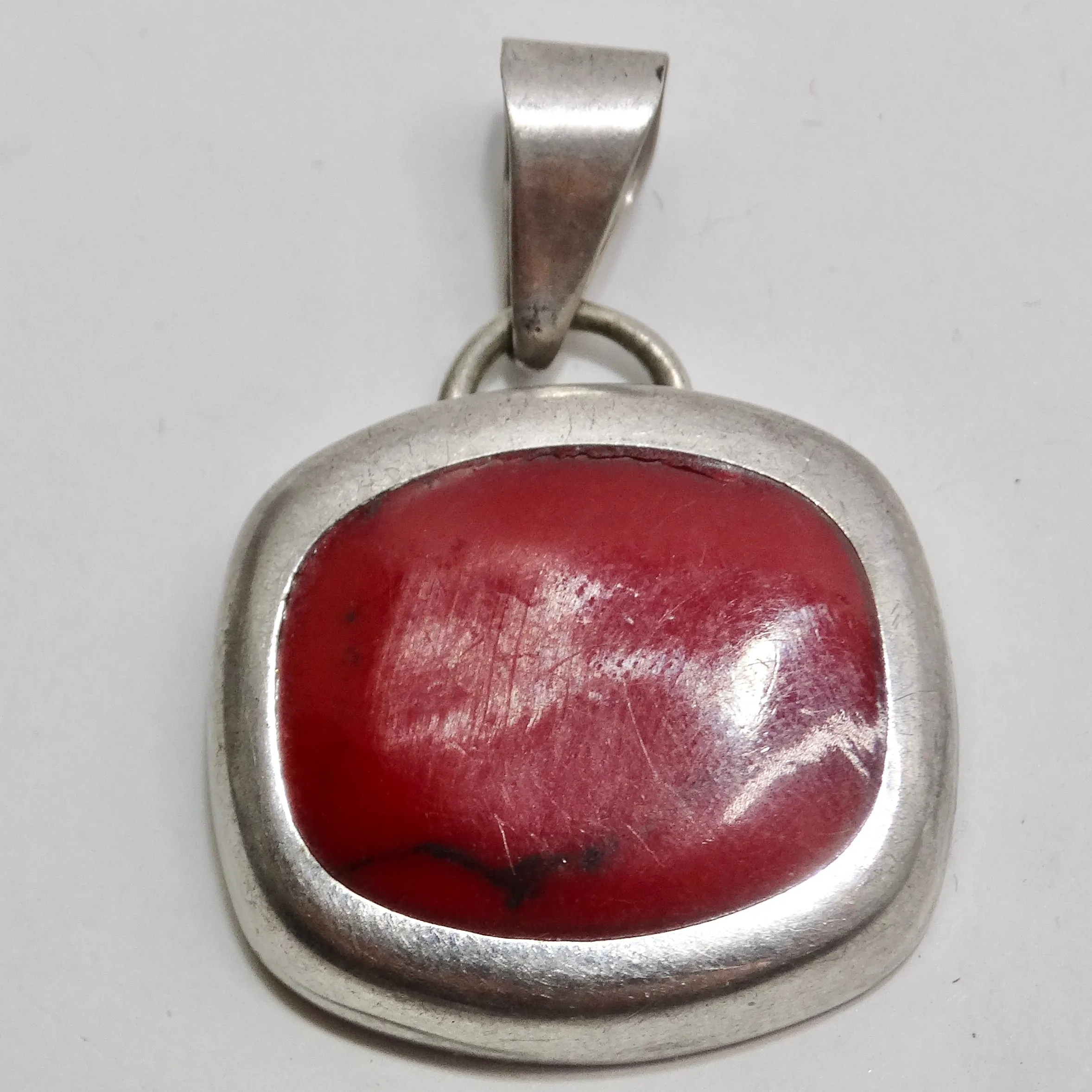 1970s Silver Native American Strong Red Carnelian Stone Pendent