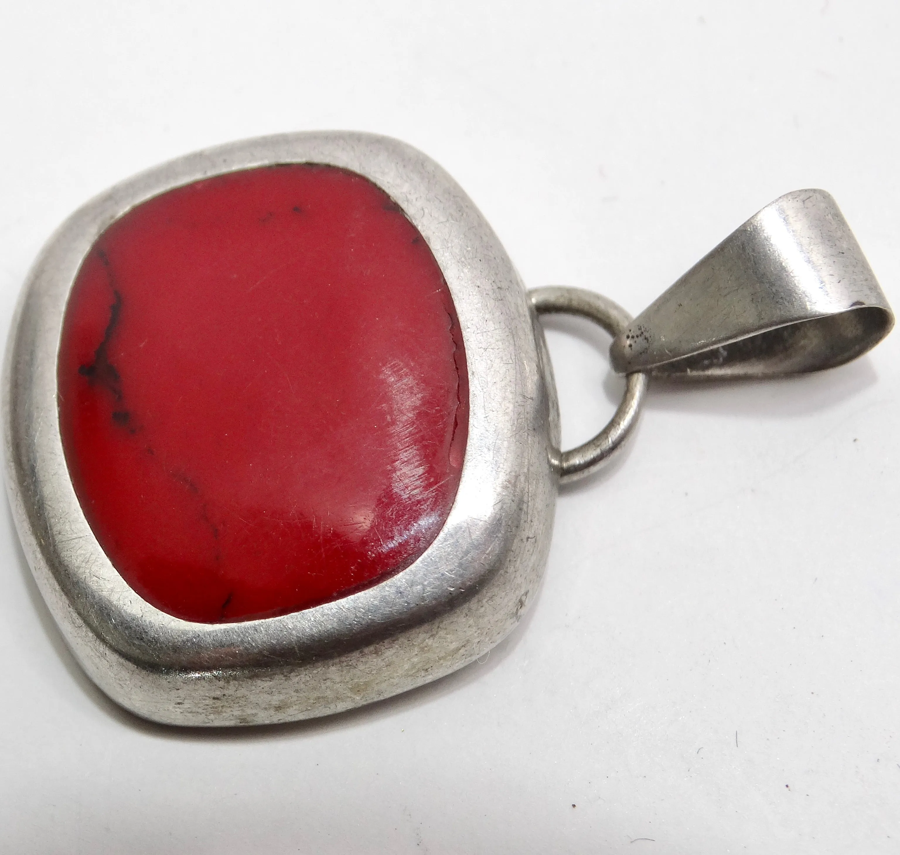 1970s Silver Native American Strong Red Carnelian Stone Pendent