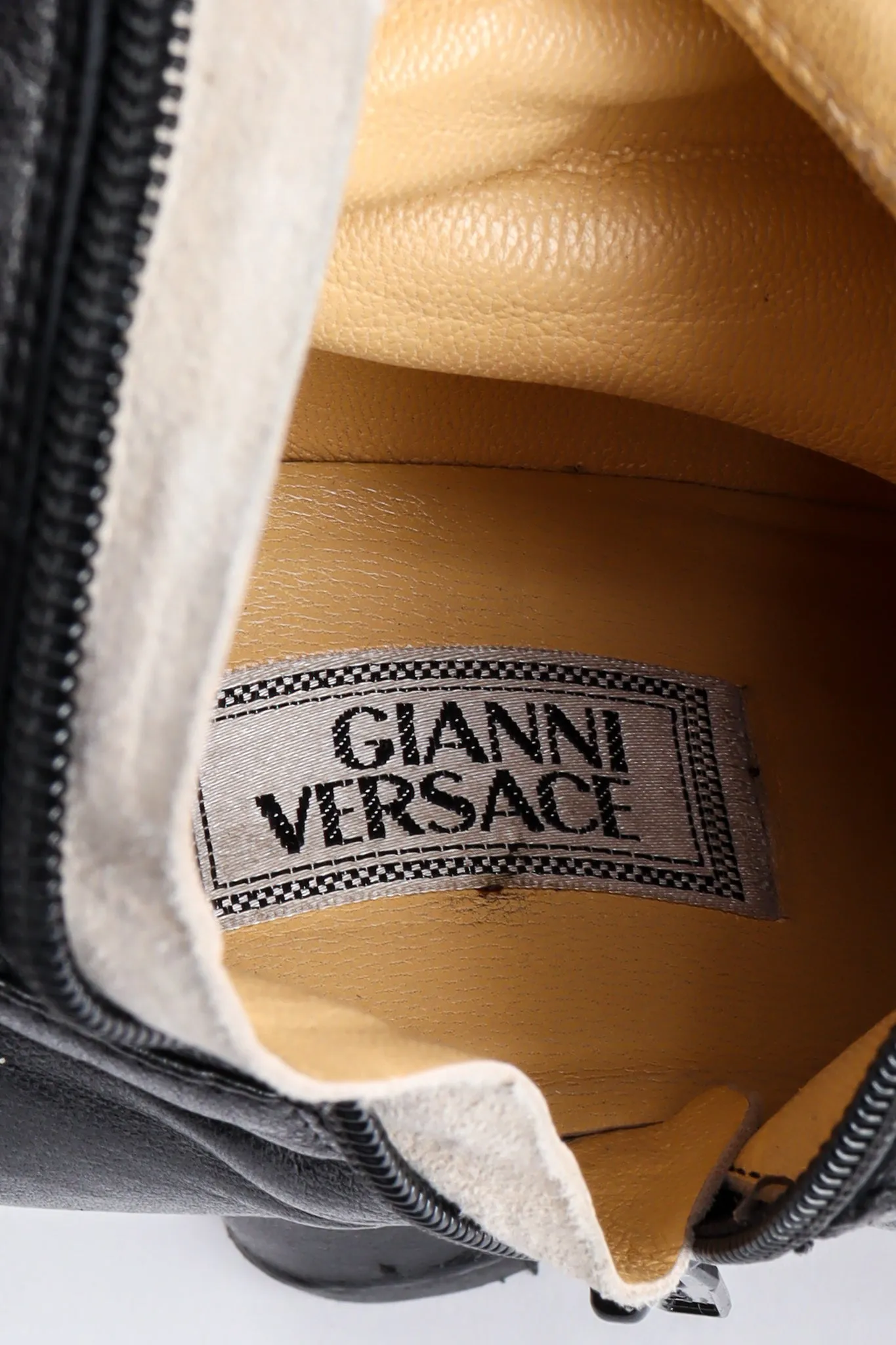 1993 A/W Medusa Emblem Grunge Boot