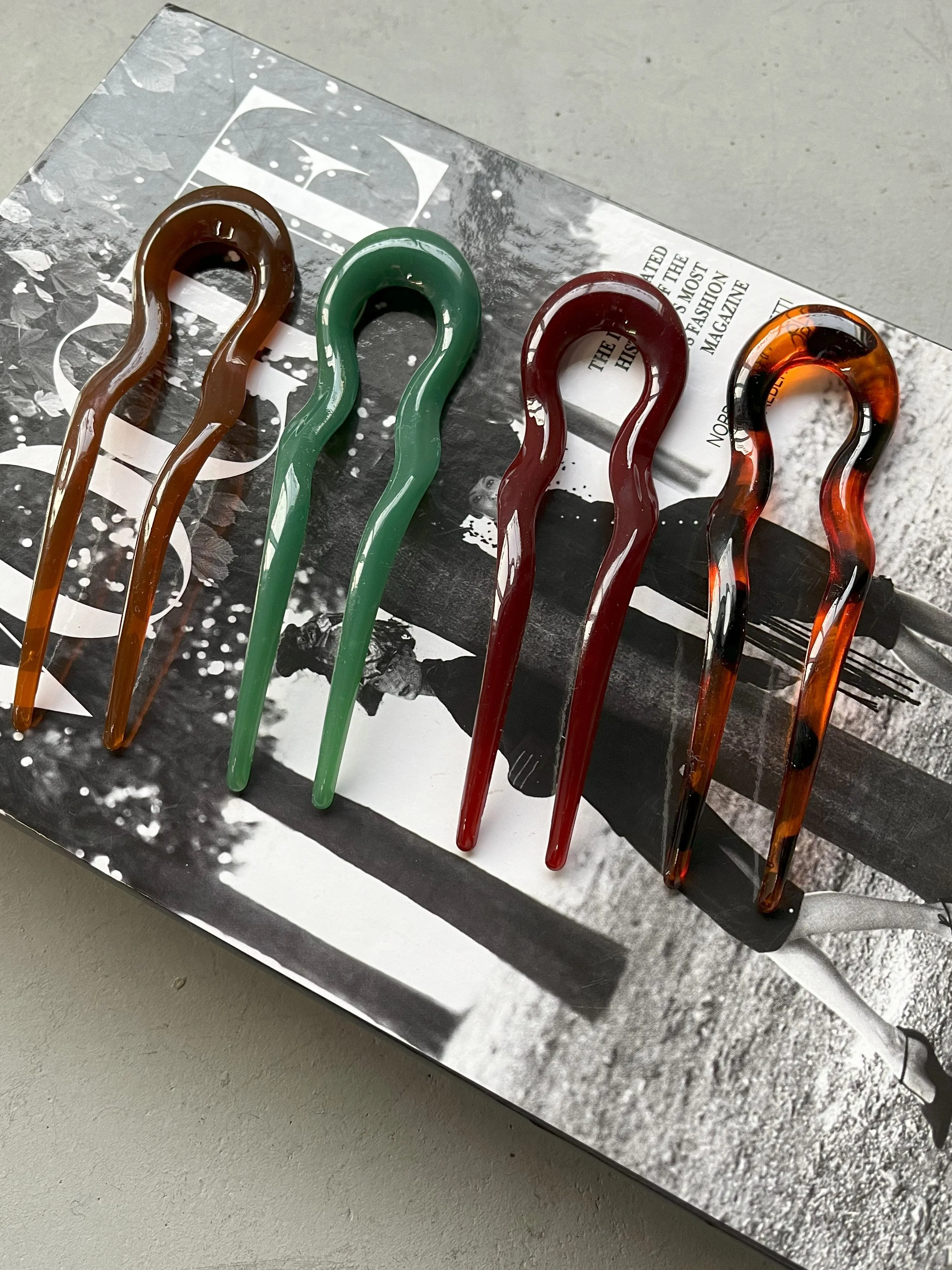 27 Wavy French Hair Pin