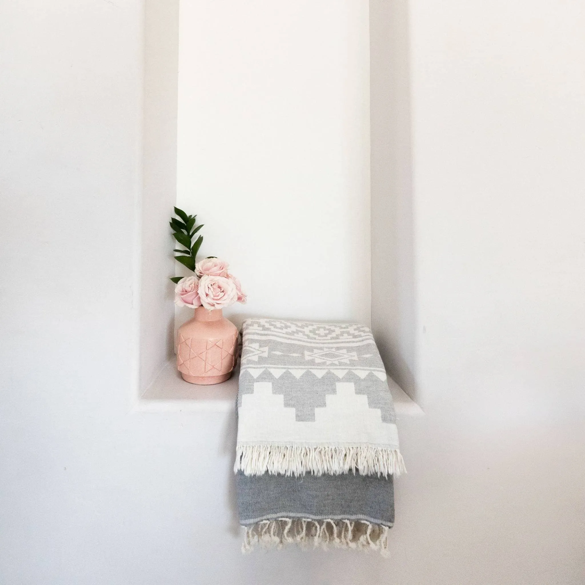 Atzi Lambswool Throw