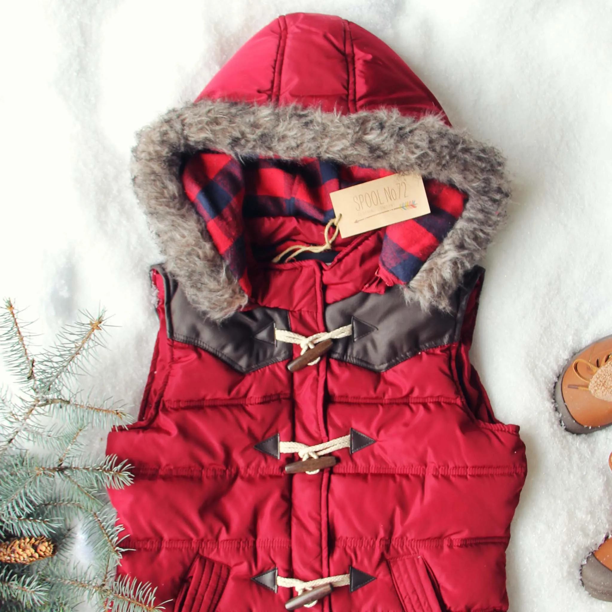 Chalet Cozy Vest in Burgundy