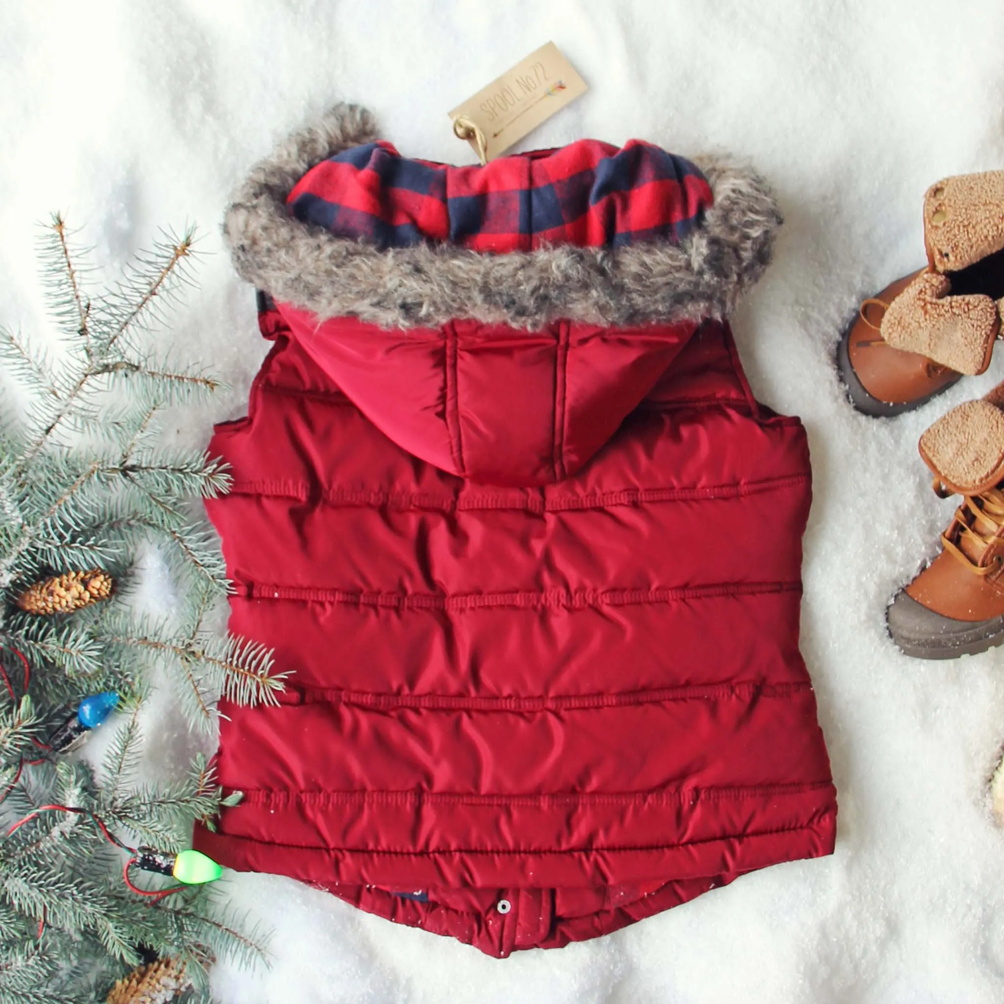 Chalet Cozy Vest in Burgundy
