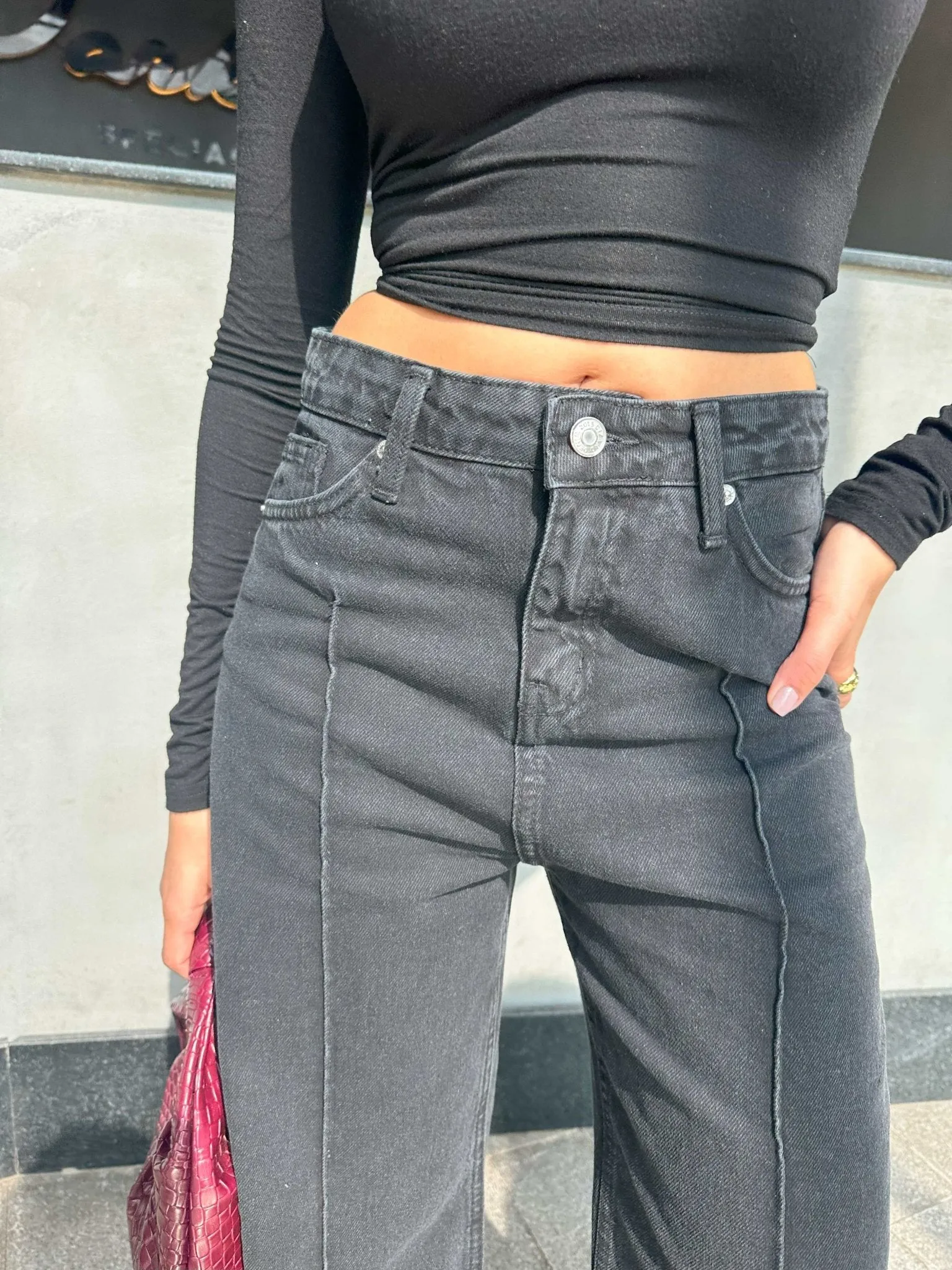 Cropped Wide Leg - Black Jeans.