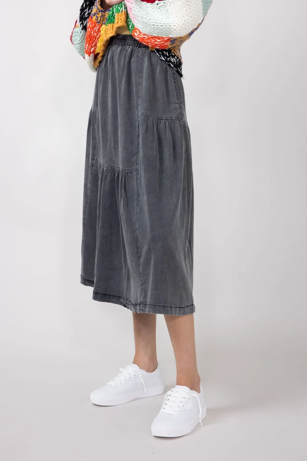 Denim Tiered Midi Skirt for Women in Black | FS3401-BLACK