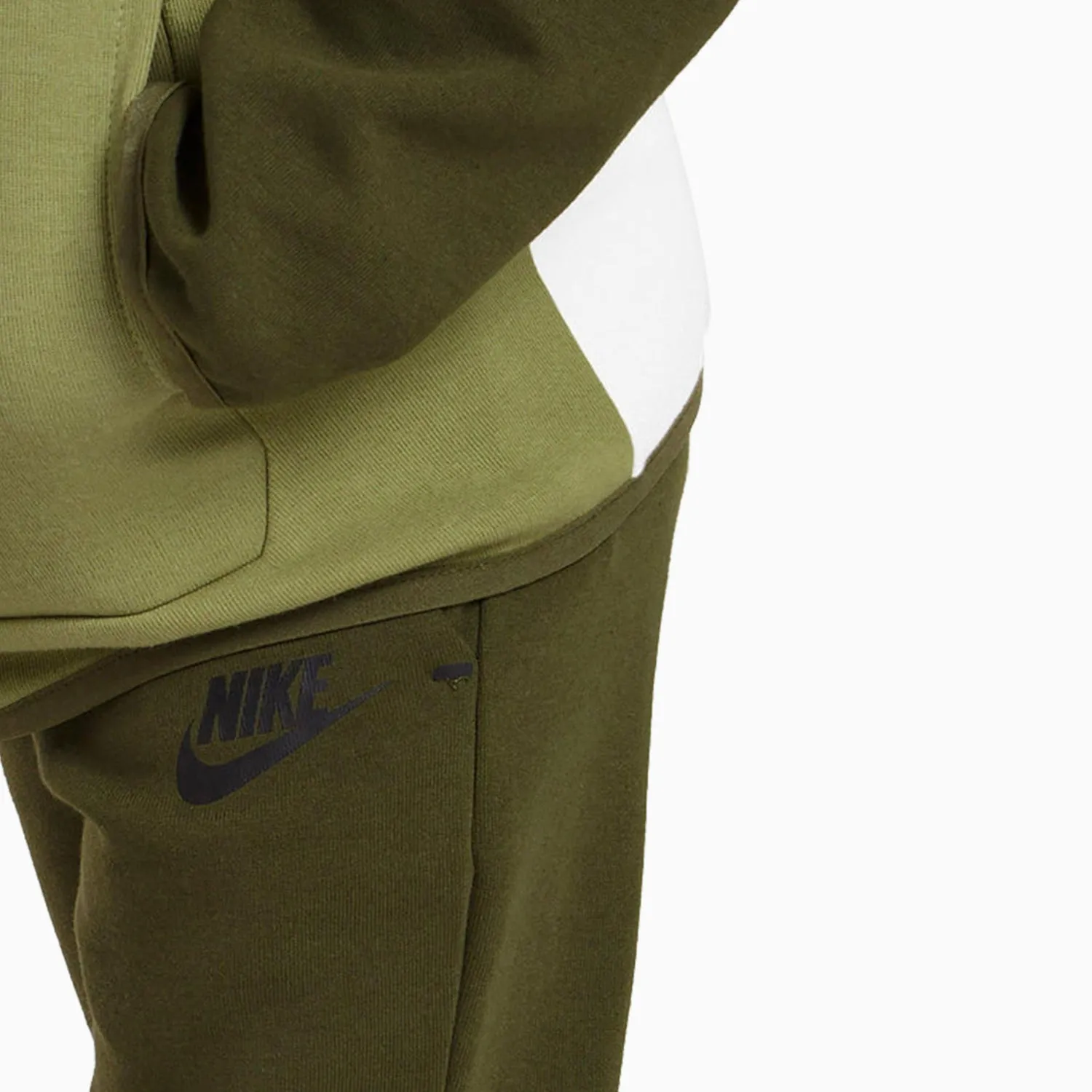 Kid's Sportswear Tech Fleece Outfit