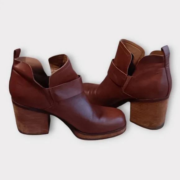 🤎KORKS KARI BOOTIES WOMEN'S SIZE 10 BROWN HEEL SIDE BUCKLE SQUARE TOE BO