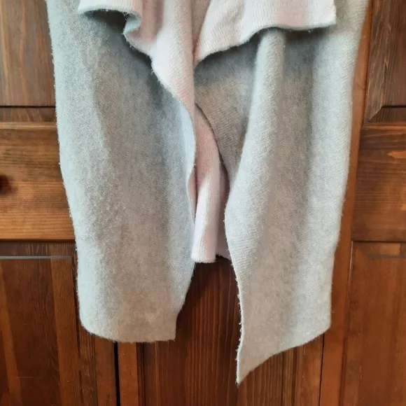 Lole Freddie Riverstone Two Tone gray blush pink wool blend sleeveless cardigan