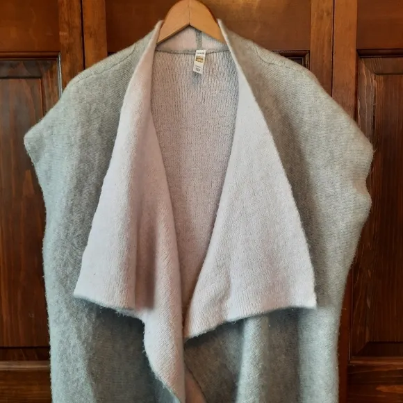 Lole Freddie Riverstone Two Tone gray blush pink wool blend sleeveless cardigan