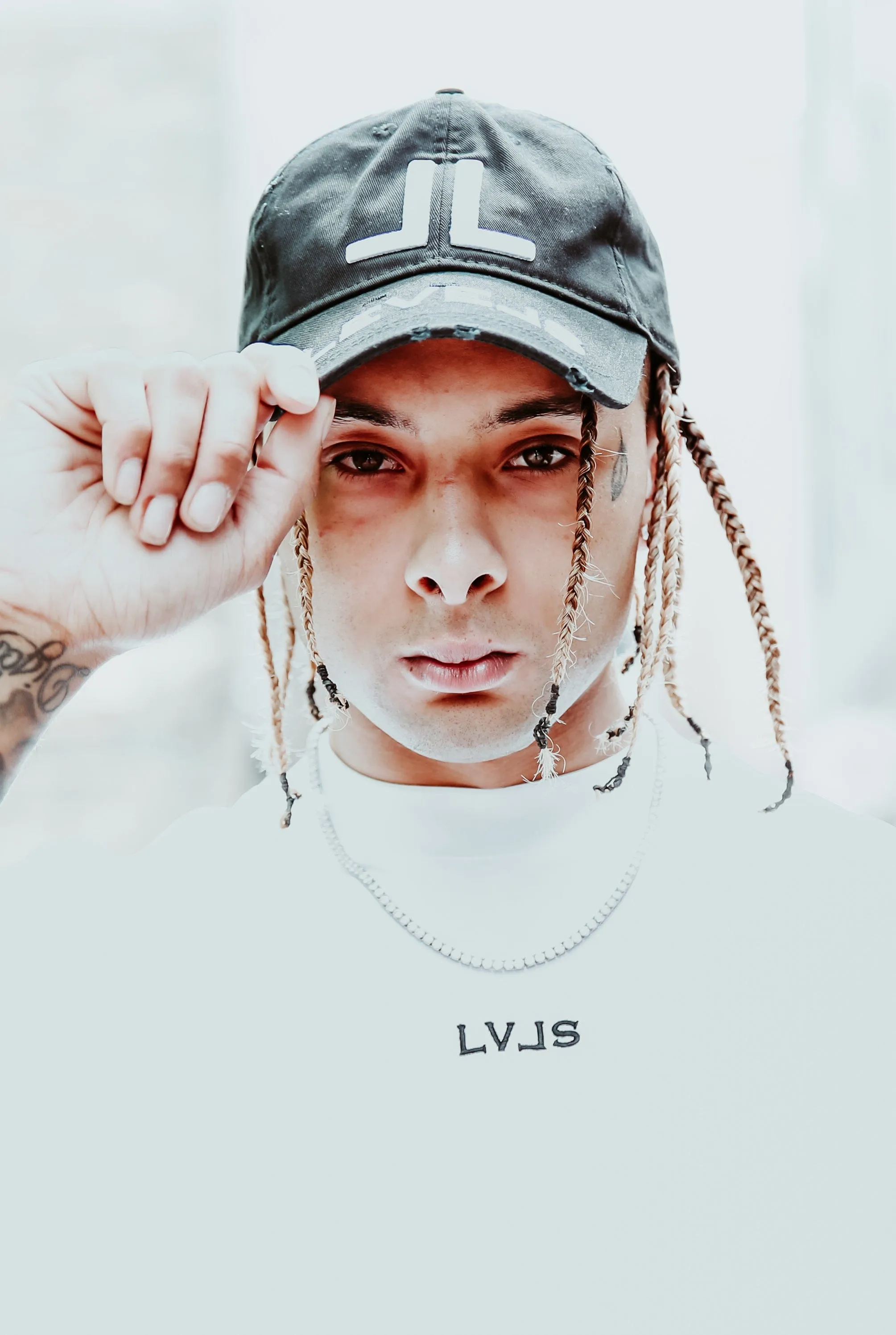 LUXE LEVELS CAP | BLACK & WHITE