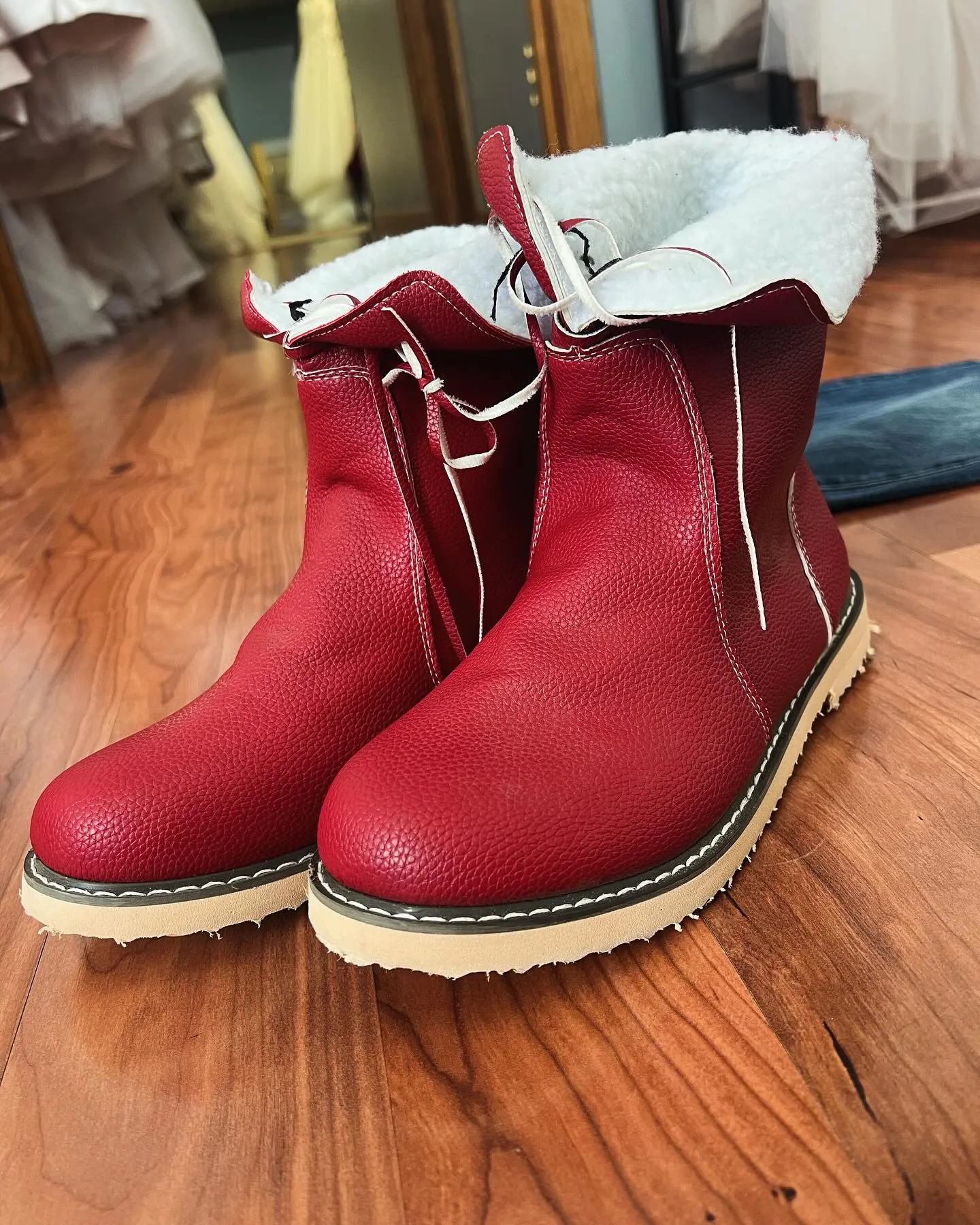 NEW Retails $55, Tinstree Warm Lined Snow Ankle Boots, Red, Sz 7