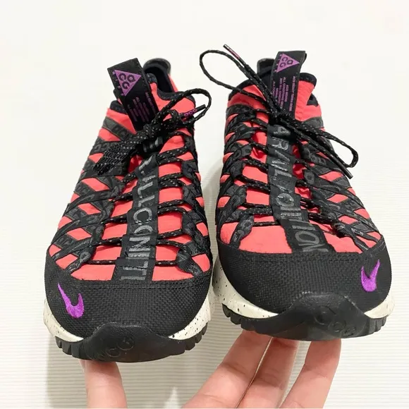 Nike ACG React Terra Gobe Sneakers Bright Crimson
