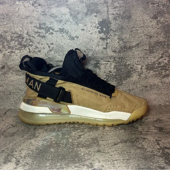Nike Air Jordan Proto Max 720 Sneakers BQ6623-700 Mens sz 10.5 Gold/black