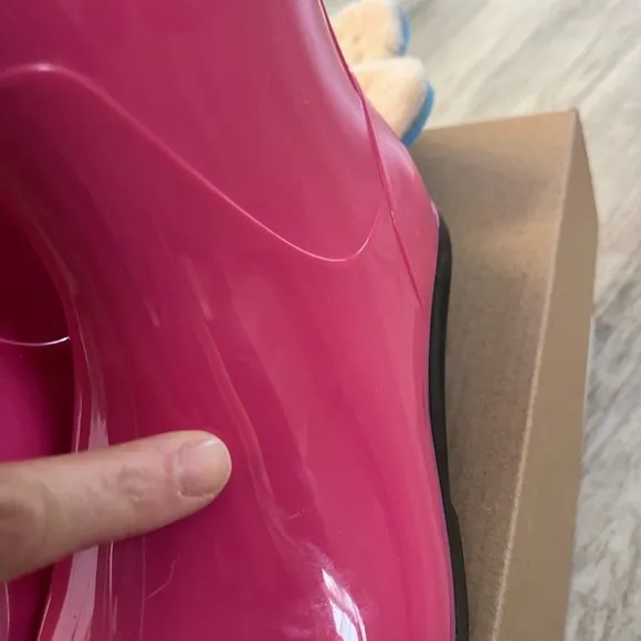 NWT. UGG Raana Rainboots big girls 4