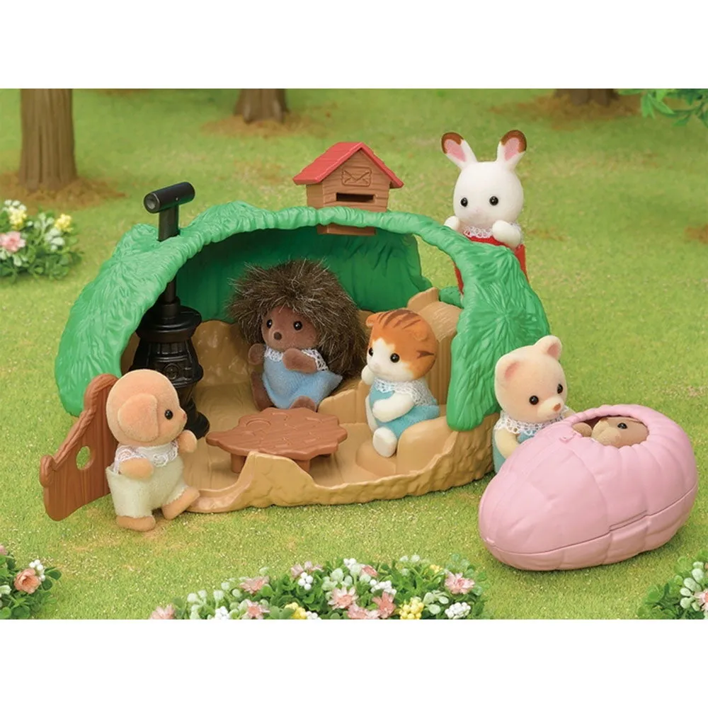 Sylvanian Families Baby Hedgehog Hideout
