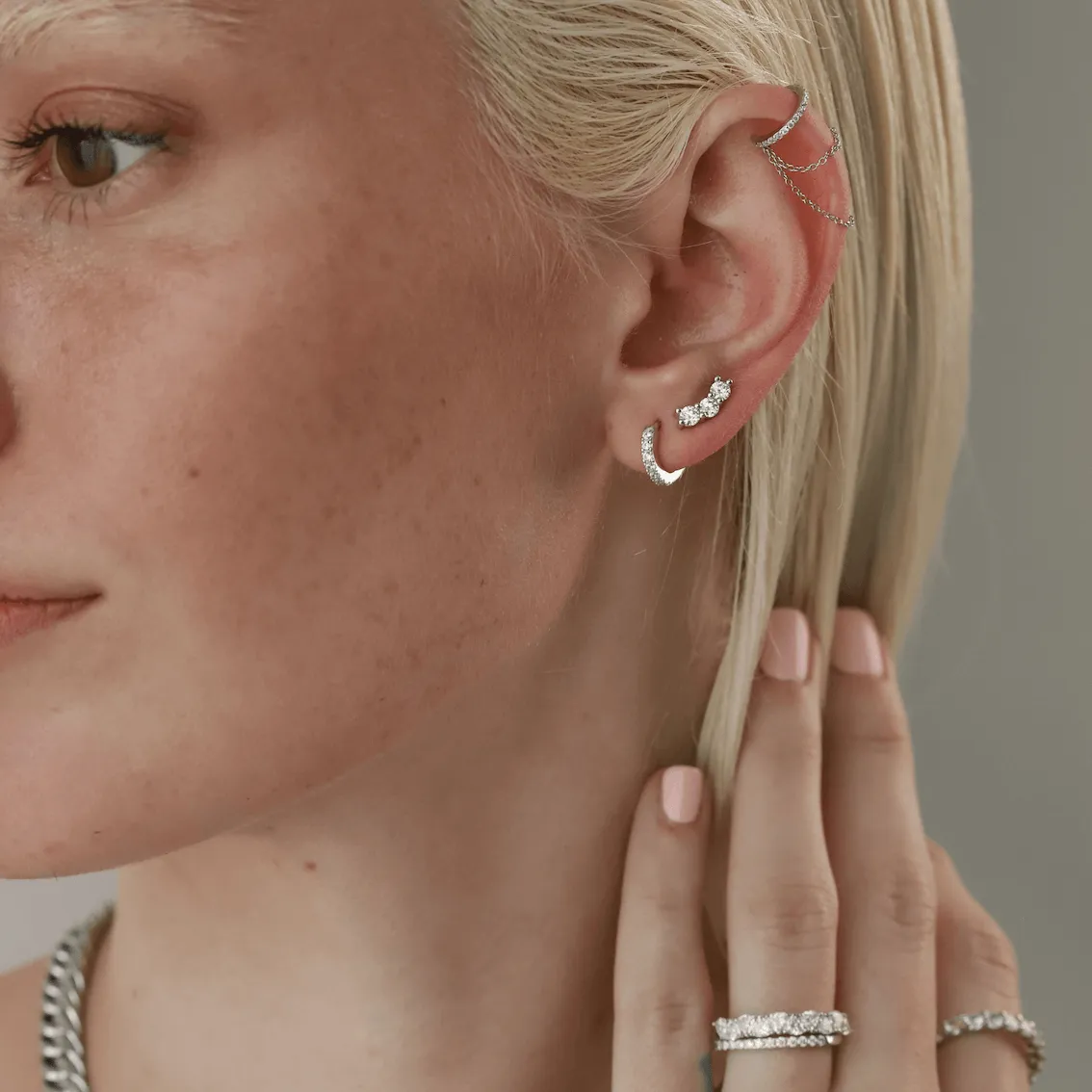 TRIPLET SOLITAIRE EAR STUD