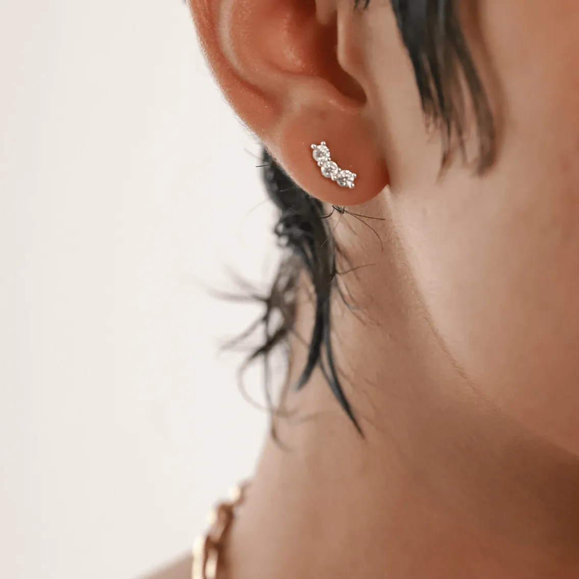 TRIPLET SOLITAIRE EAR STUD