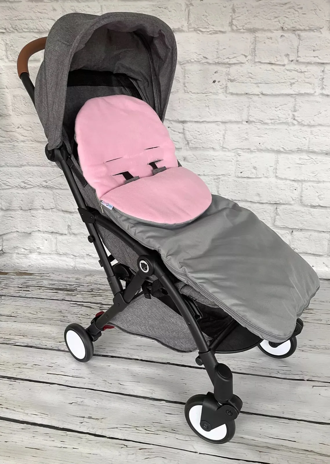 Universal Footmuff Grey/ Pink