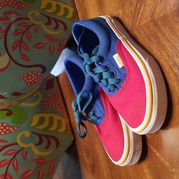 VANS MULTI-COLORED SNEAKERS.... Size: US 12