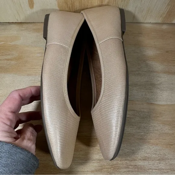 Vionic Orinda Square Toe Flats Women’s Size 9