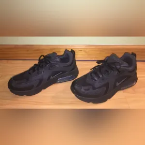 Youth Nike Air Max 200 Black Sneakers 7Y